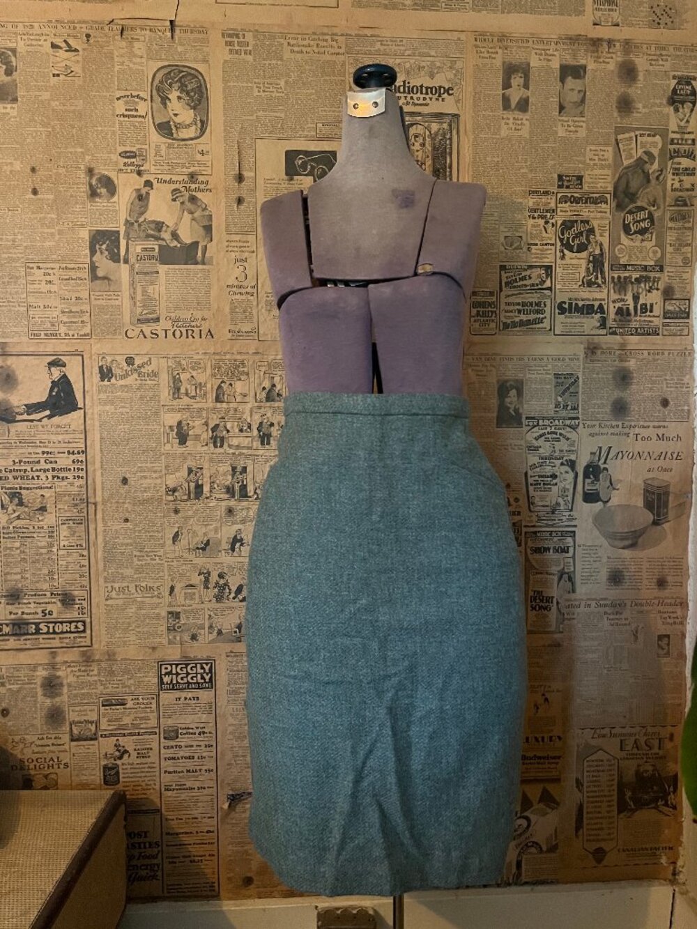 Dunedin Tradition. Pure New Wool Pencil Skirt Made in Great Britain